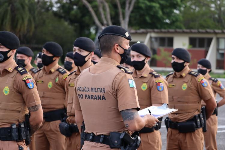 Operação Terminal Seguro, fotografias da preleção no pátio da APMG, preparação das viaturas, policiamento nos terminais