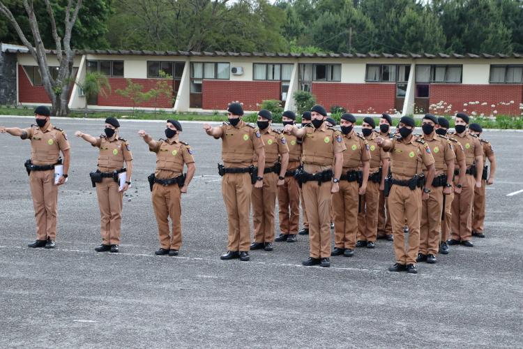 Operação Terminal Seguro, fotografias da preleção no pátio da APMG, preparação das viaturas, policiamento nos terminais