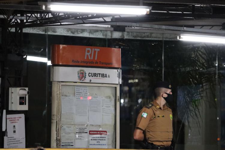 Operação Terminal Seguro, fotografias da preleção no pátio da APMG, preparação das viaturas, policiamento nos terminais
